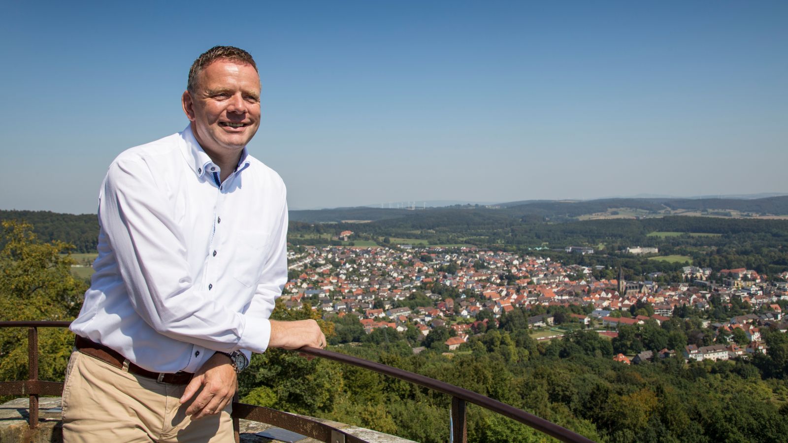 Bad Driburg und der Kreis Höxter erhalten Europa-Schecks vom Land  