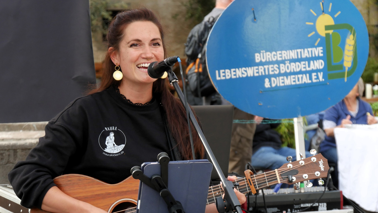 Hansestadt Warburg lädt zum Feierabendmarkt „Warburg is(s)t“ mit regionalem Genuss und Livemusik ein