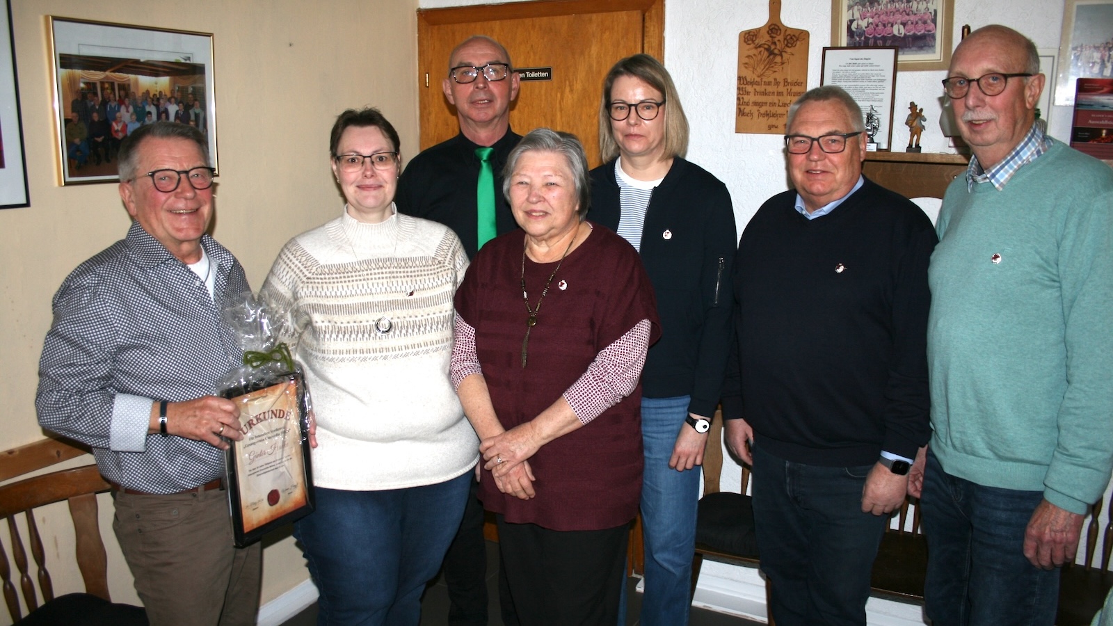 Verdiente Ehrung für Günter Hanke: „Concordia“ Bühne zeichnet langjährigen Chorleiter aus