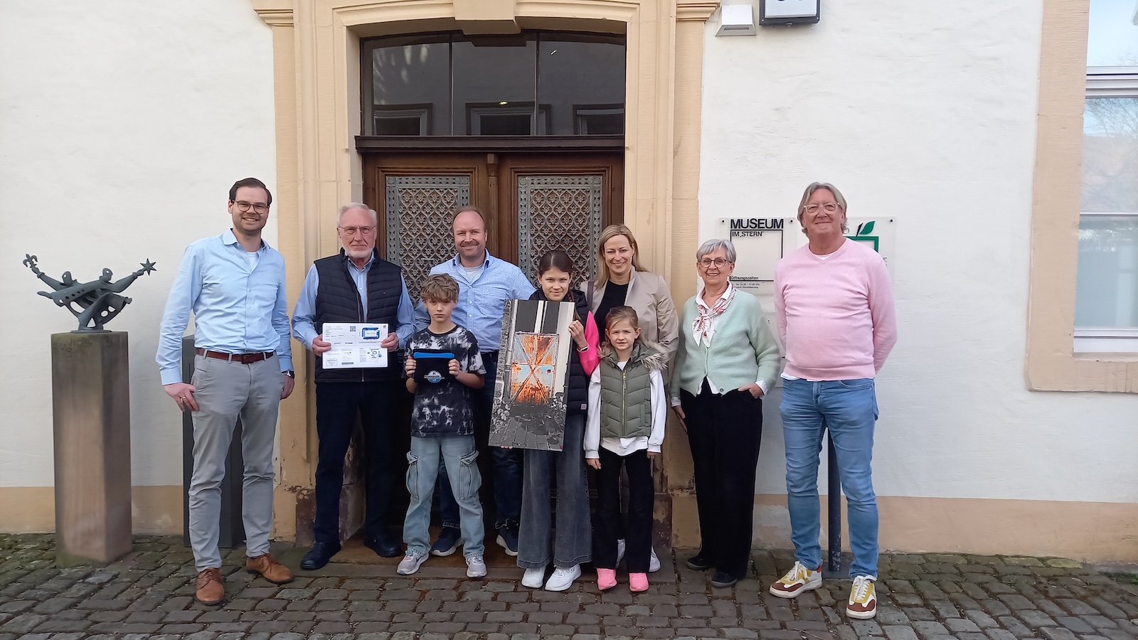 Stolze Gewinner des Traufgassentüren-Quiz