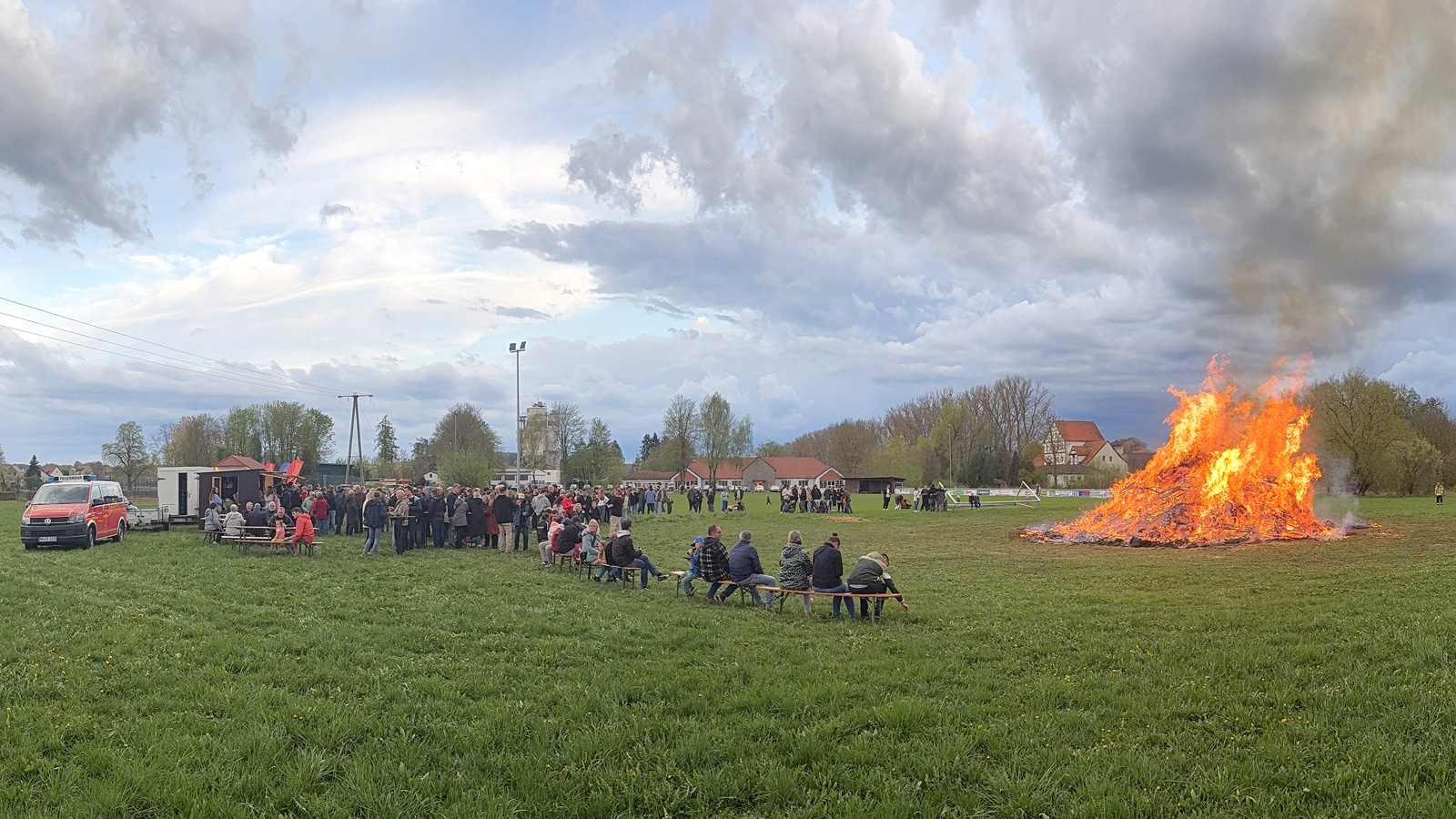 Osterfeuer in der Hansestadt Warburg – gemeinsam Tradition feiern und den Frühling begrüßen